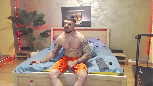 Tiberius_hunk: διαδικτυακό σόου στην κάμερα