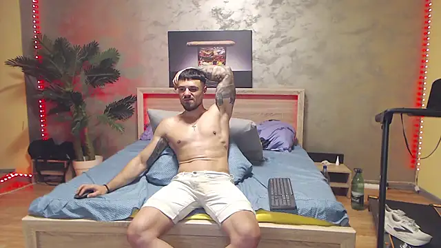 Tiberius_hunk's Webcam Show