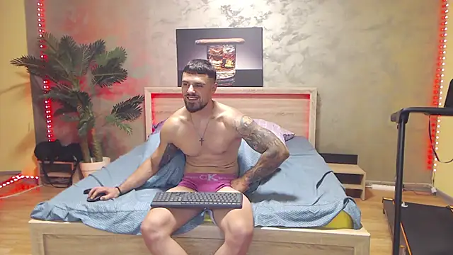 Tiberius_hunk Webcam Show