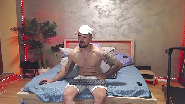 Tiberius_hunk Show in webcam