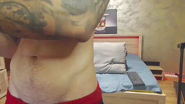 Show modela Tiberius_hunk na web-kameri