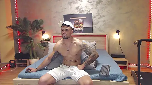 Онлайн чат XXX Tiberius_hunk