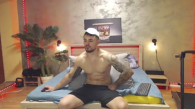 Show de Tiberius_hunk na webcam