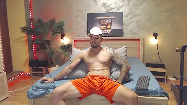 Tiberius_hunk Webcam Show