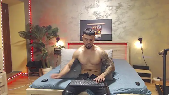 Tiberius_hunk Шоу с уебкамера