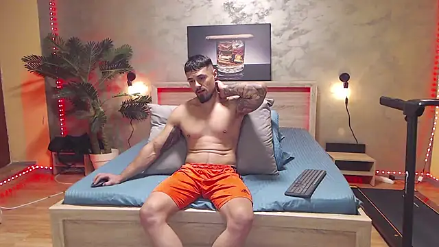 Show de Tiberius_hunk na webcam