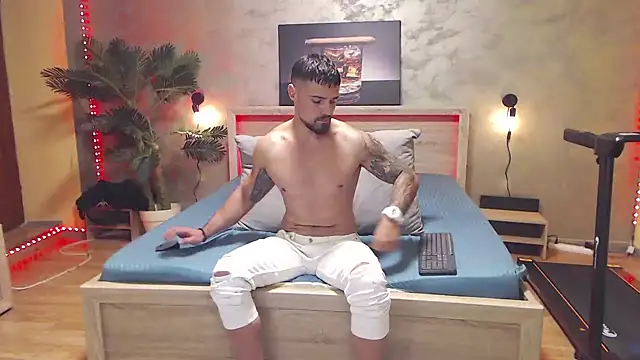 Tiberius_hunk Webcam Show