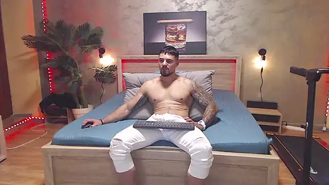 Pokazy przed kamerką – Tiberius_hunk