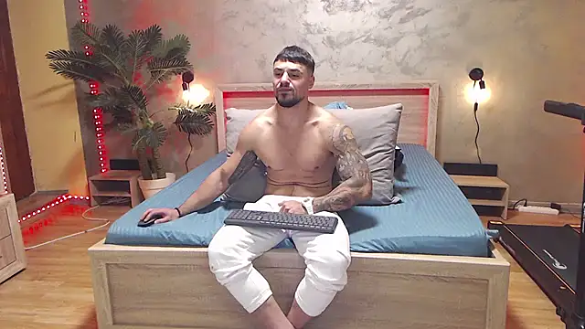 Tiberius_hunk's Webcam Show