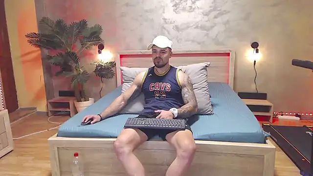 Tiberius_hunk Adlı Modelin Web Kamerası Şovu