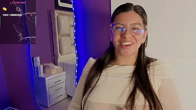 XXX chat uživo modela emilyy_cooperr