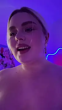April_Vancee's Live XXX Chat