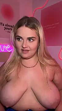 April_VanceeのライブXXXチャット