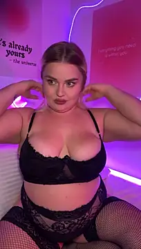 April_Vancee's Live XXX Chat
