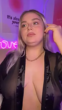 April_Vancee Adlı Modelin Canlı XXX Sohbeti