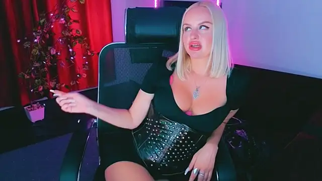 Miss_Alice_Silver Adlı Modelin Canlı XXX Sohbeti