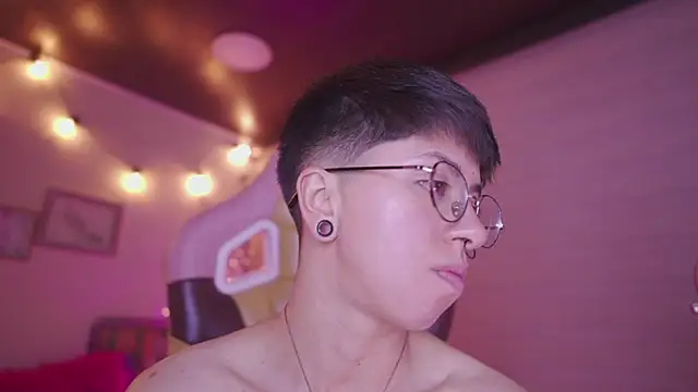 แชท XXX สดของ tommy_blue
