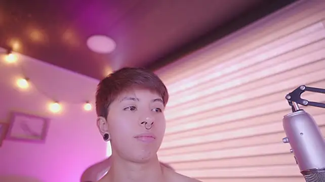 แชท XXX สดของ tommy_blue