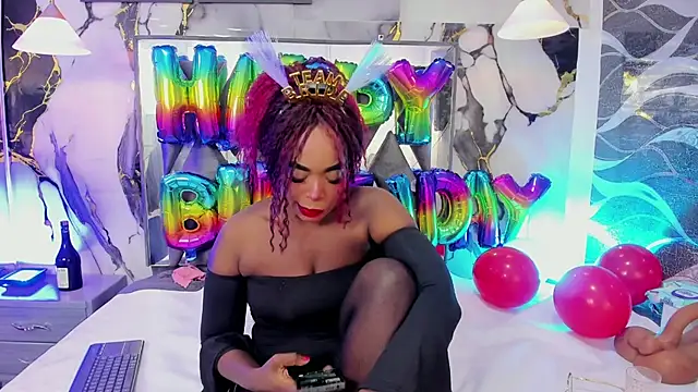 צ'אט XXX בשידור חי של CandyMartinez_