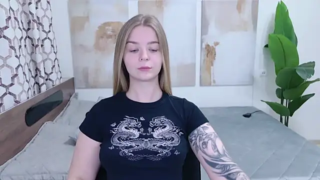 SirenaDoll's Live XXX Chat