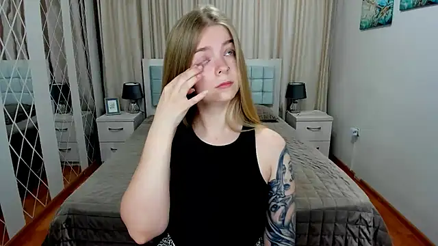 SirenaDoll Live XXX-Chat