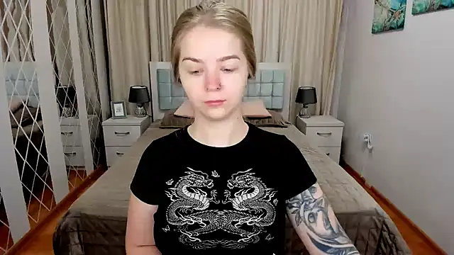SirenaDoll's Live XXX Chat