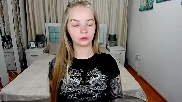 SirenaDoll's Live XXX Chat