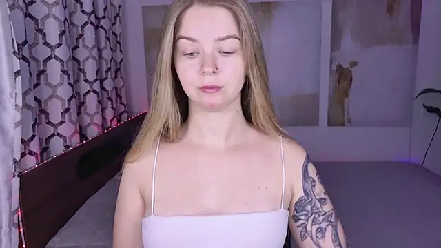 SirenaDoll's Live XXX Chat