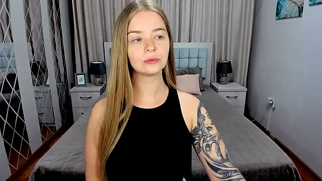 Chat +18 de SirenaDoll ao vivo