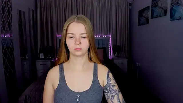 SirenaDoll's Live XXX Chat