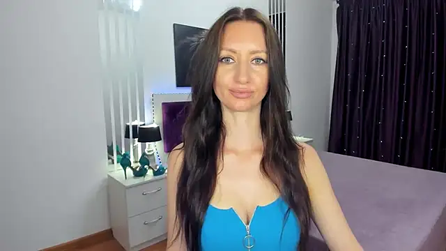 NikaHoney Adlı Modelin Canlı XXX Sohbeti