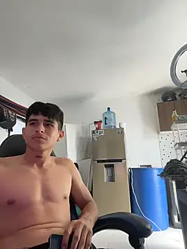 nic_2005 Show in webcam