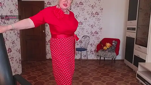 Maya_Mayflower: διαδικτυακό σόου στην κάμερα