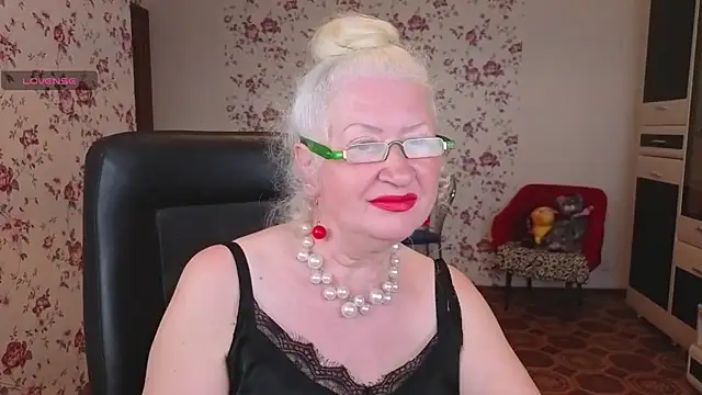 Show modela Maya_Mayflower na web-kameri