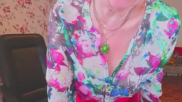 Maya_Mayflower webcam show
