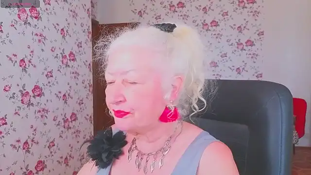 Maya_Mayflower's Live Chat Room