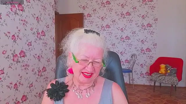 Maya_Mayflower élő XXX-chatje