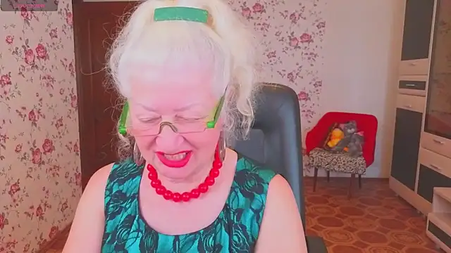 הופעת וובקאם של Maya_Mayflower