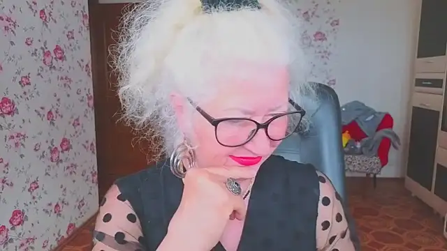 Pokazy przed kamerką – Maya_Mayflower