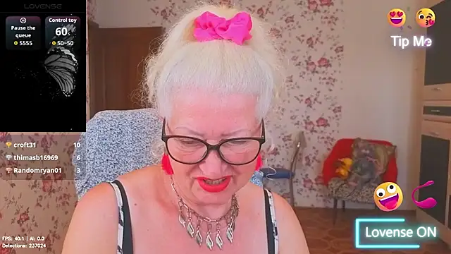 Chatroom XXX en direct de Maya_Mayflower