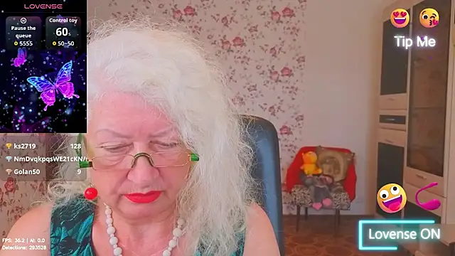 Maya_Mayflower Show in webcam