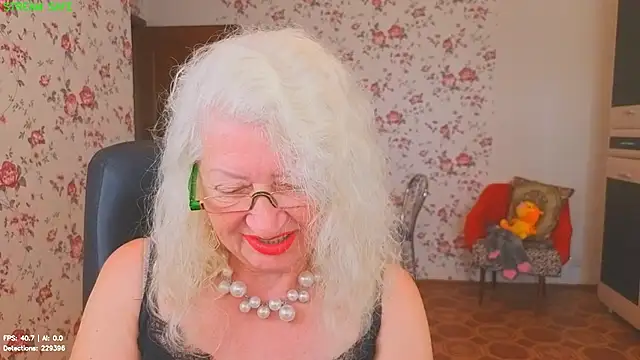 Maya_Mayflower Webcam Show