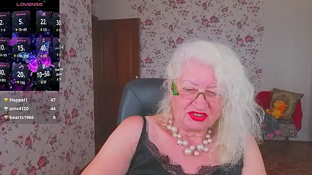 Maya_Mayflower Show in webcam