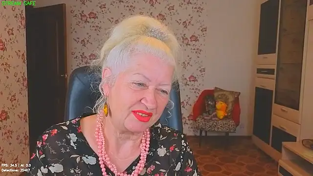 Maya_Mayflower Show in webcam