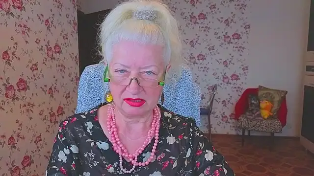 Maya_Mayflower Show in webcam