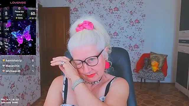 Pokazy przed kamerką – Maya_Mayflower