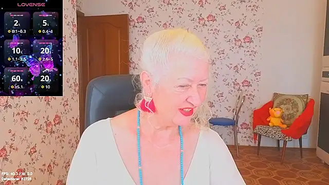 Maya_Mayflower élő XXX-chatje