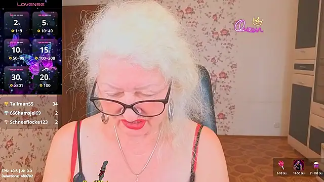 Maya_Mayflower Webcam show