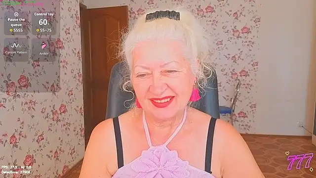 Maya_Mayflower Show in webcam