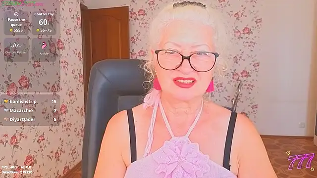 הופעת וובקאם של Maya_Mayflower